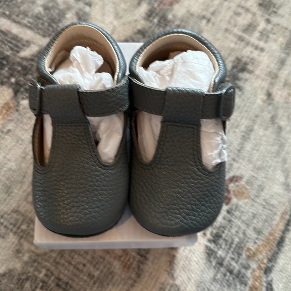ASTON BABY Shaughnessy shoe in grey. 12-18 months - Picture 1 of 4